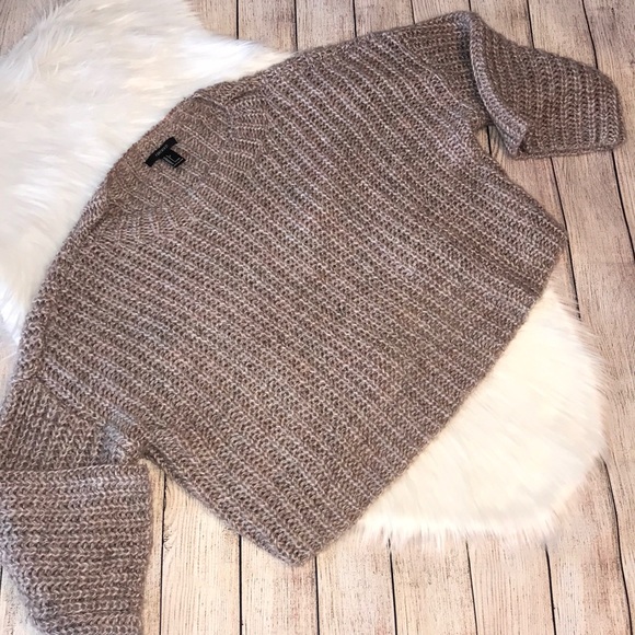 Forever 21 Sweaters - Forever 21 chunky knit sweater size L